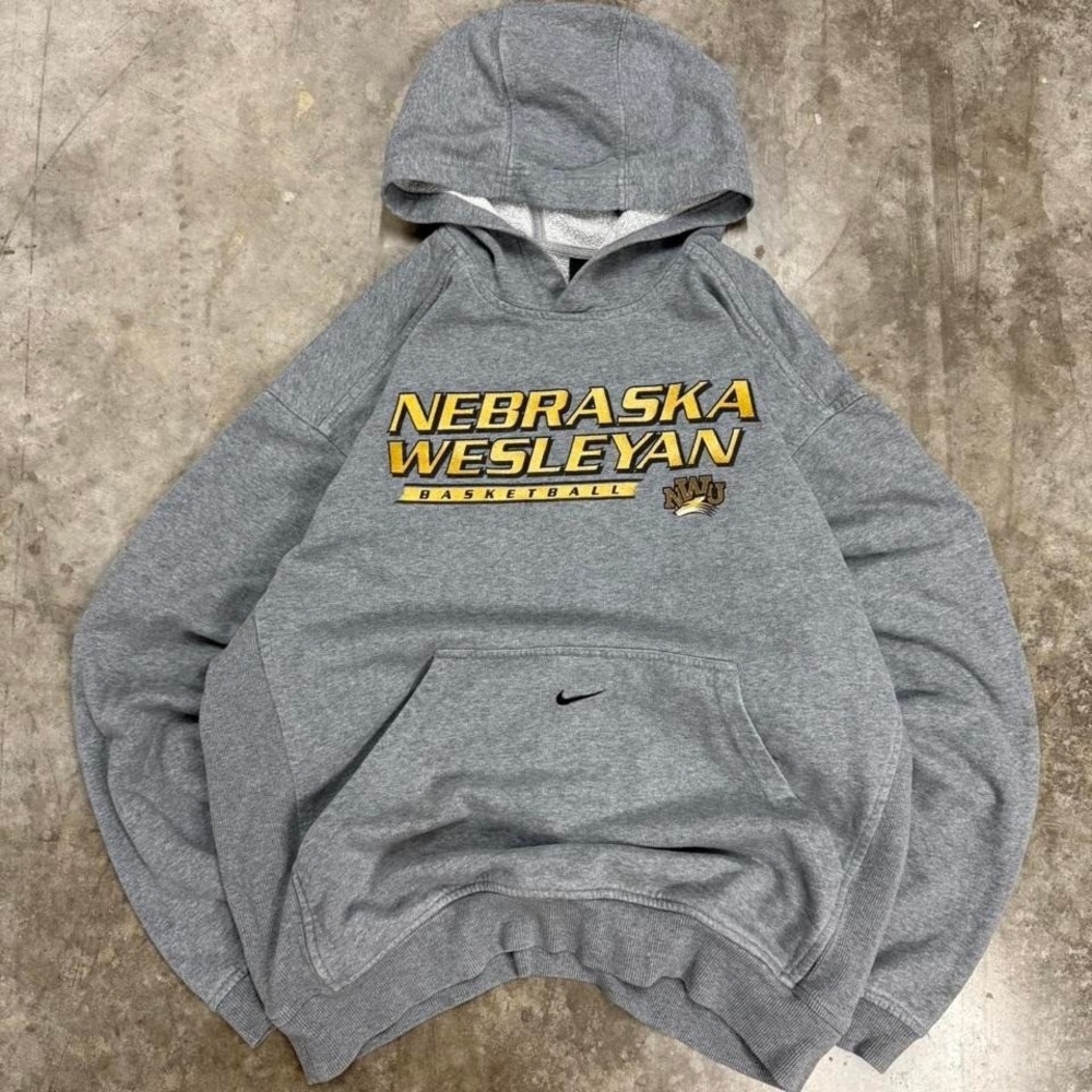 Y2K Grey Nike Nebraska Wesleyan University center swoosh‎ Size M